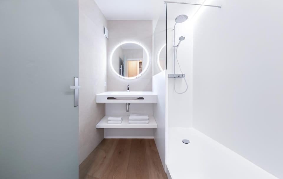 Shower, Bathroom, towels