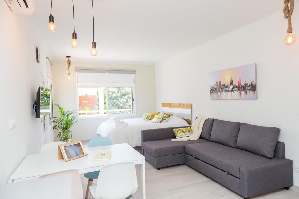 Bed, TV and multimedia, Living room, Bedroom