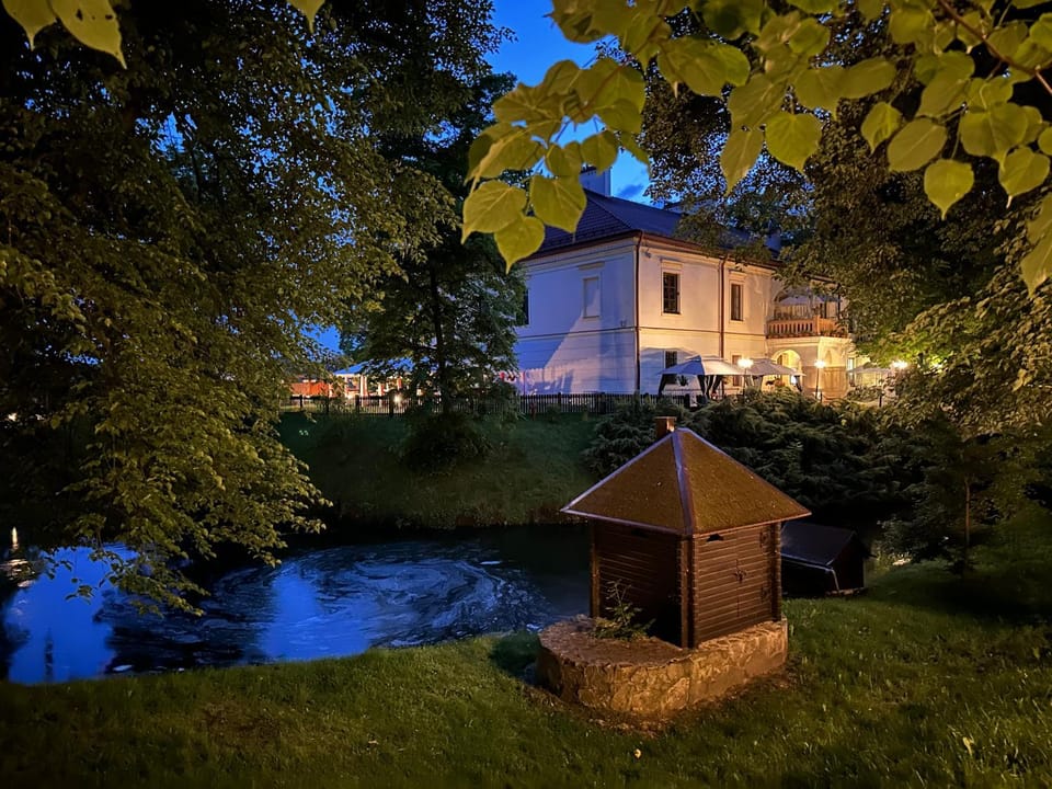 Property building, Night, Natural landscape, Activities, Garden, Garden view, Area and facilities