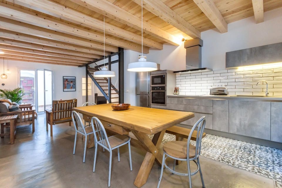 Kitchen or kitchenette, Living room, Dining area