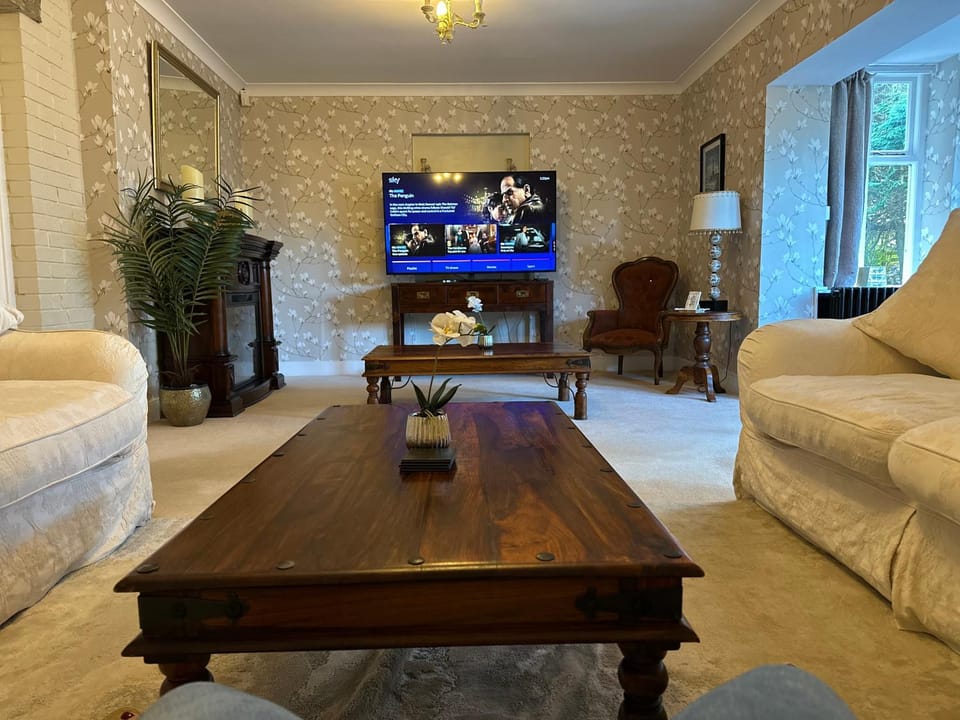 Living room, Evening entertainment