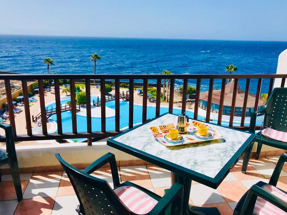 Balcony/Terrace, Pool view, Sea view, Swimming pool, Swimming pool
