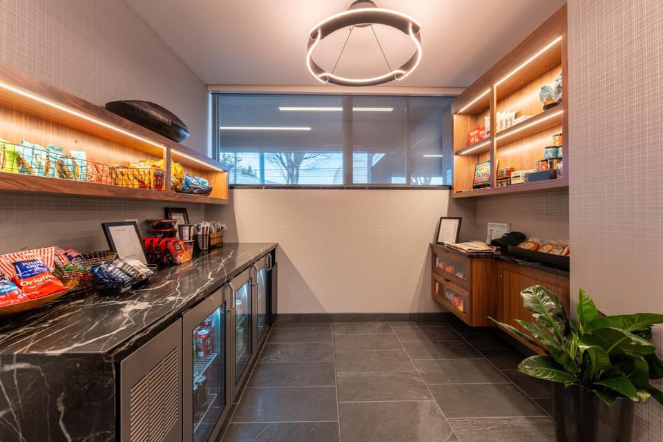 Supermarket/grocery shop