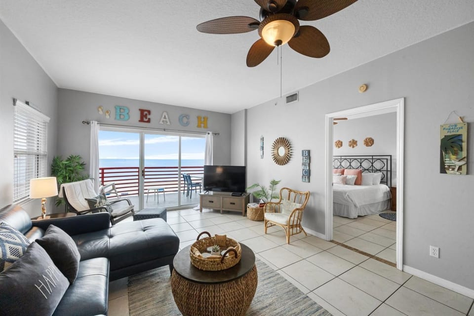 3br Luxury 1400 sq ft - Oceanfront - Crimson #301 Apartment in Madeira Beach