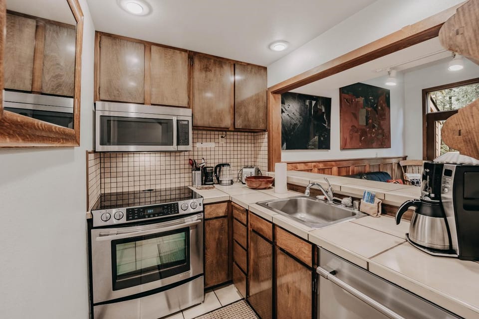 microwave, oven, kitchen