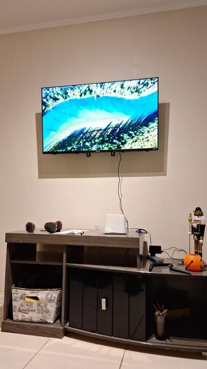Communal lounge/ TV room, TV and multimedia, Living room