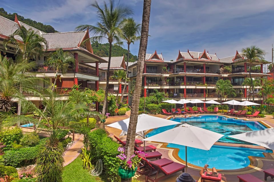 Day, Swimming pool