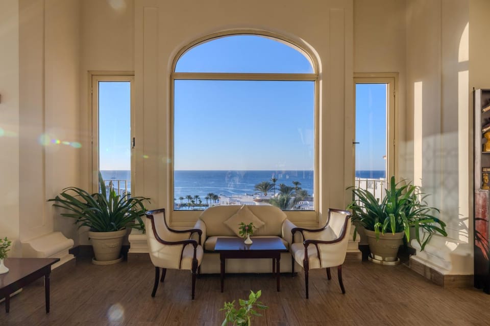 Lounge or bar, Seating area, Sea view