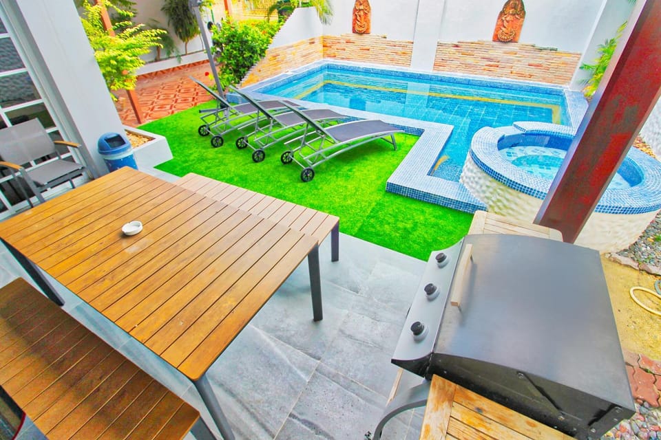 Property building, Facade/entrance, Bird's eye view, BBQ facilities, BBQ facilities, Balcony/Terrace, Balcony/Terrace, Other, Other, Banquet/Function facilities, Pool view