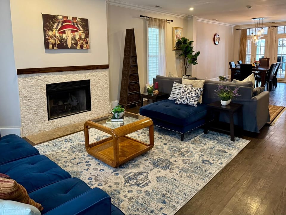 Living room, Seating area