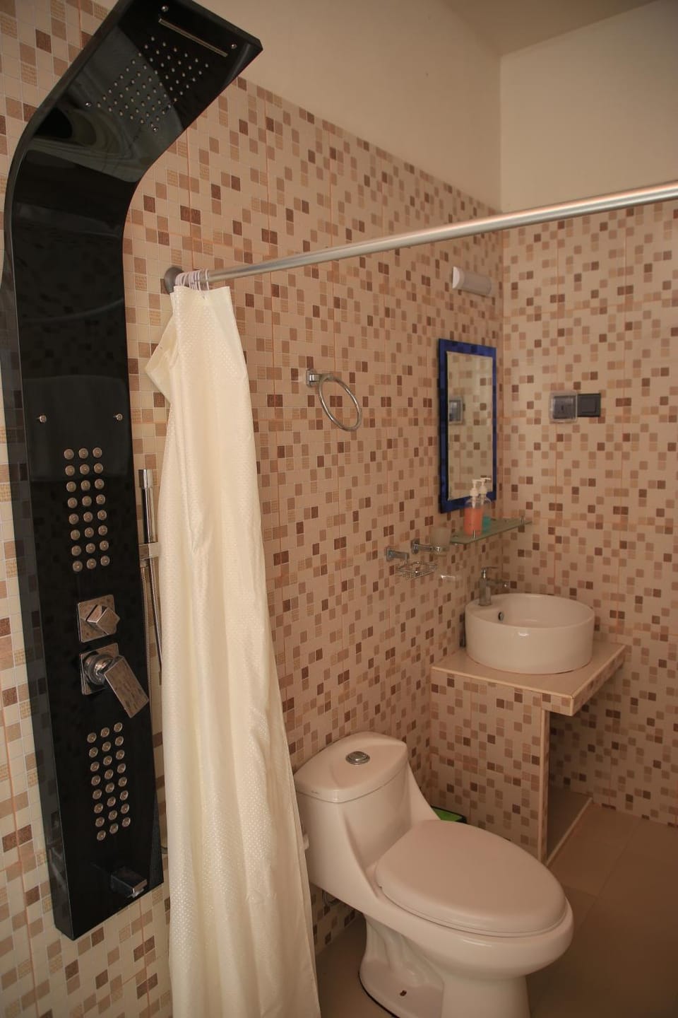 Evila Inn - Thoddoo Bed and Breakfast in Maldives