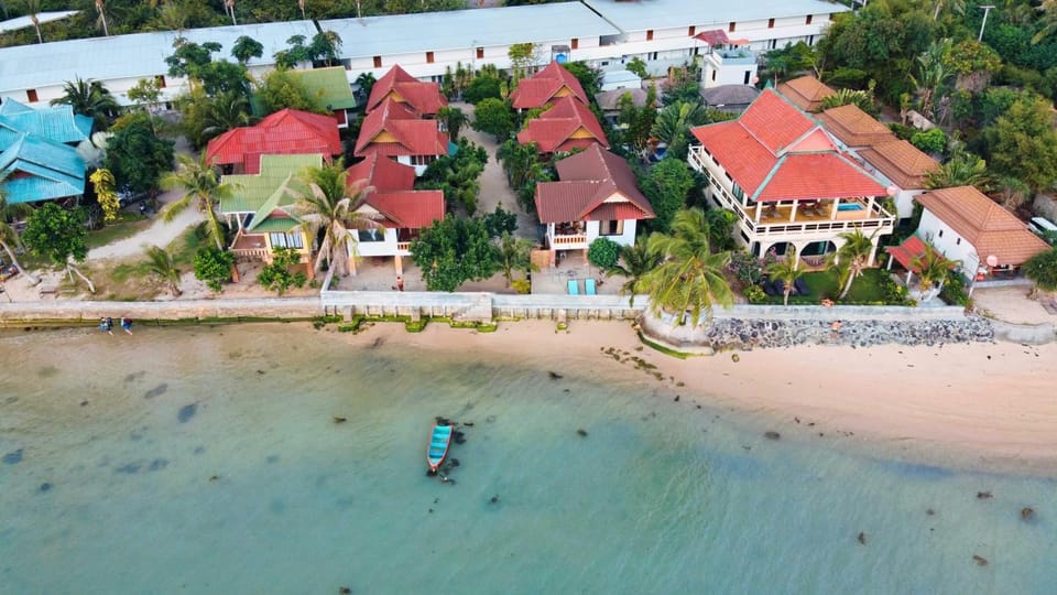 Bed, Bedroom, Sea view