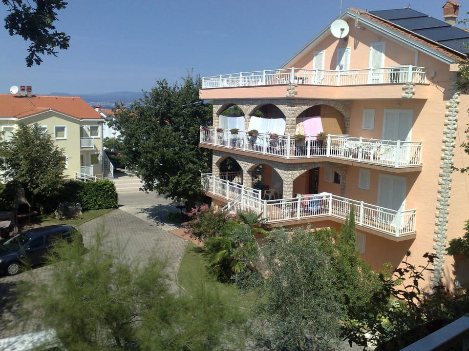 Property building, Day
