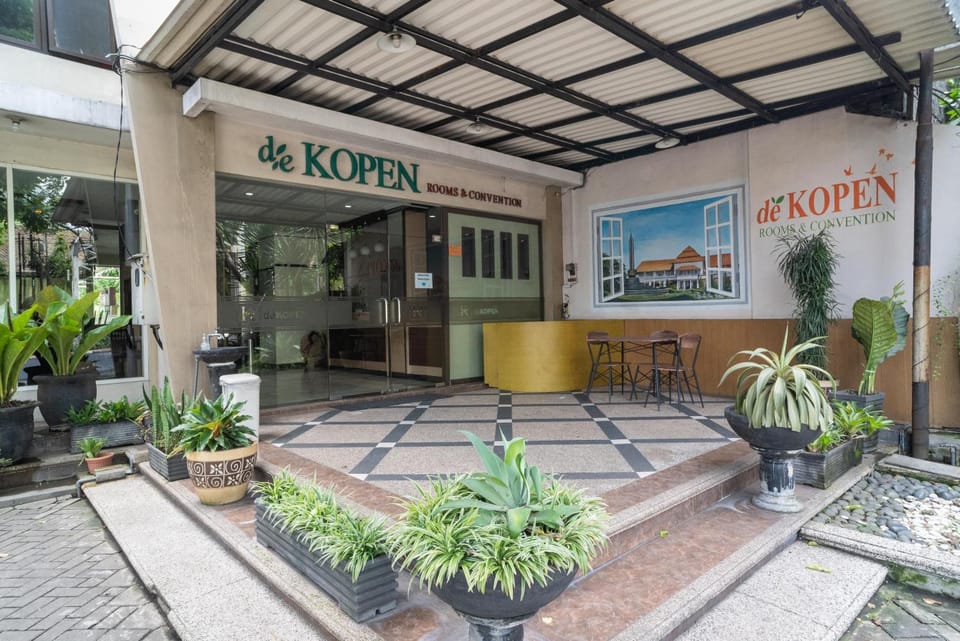 Facade/entrance, Property logo or sign, Lobby or reception
