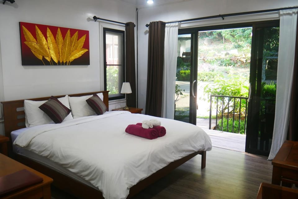Bed, Balcony/Terrace, Photo of the whole room, Bedroom