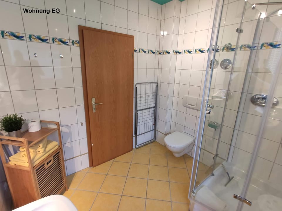 Shower, Toilet, Bathroom, Photo of the whole room