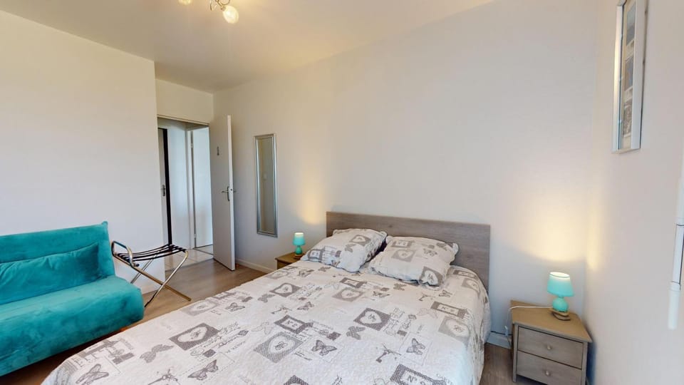 Bed, Bedroom