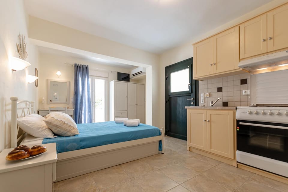 Kitchen or kitchenette, Photo of the whole room, Bedroom