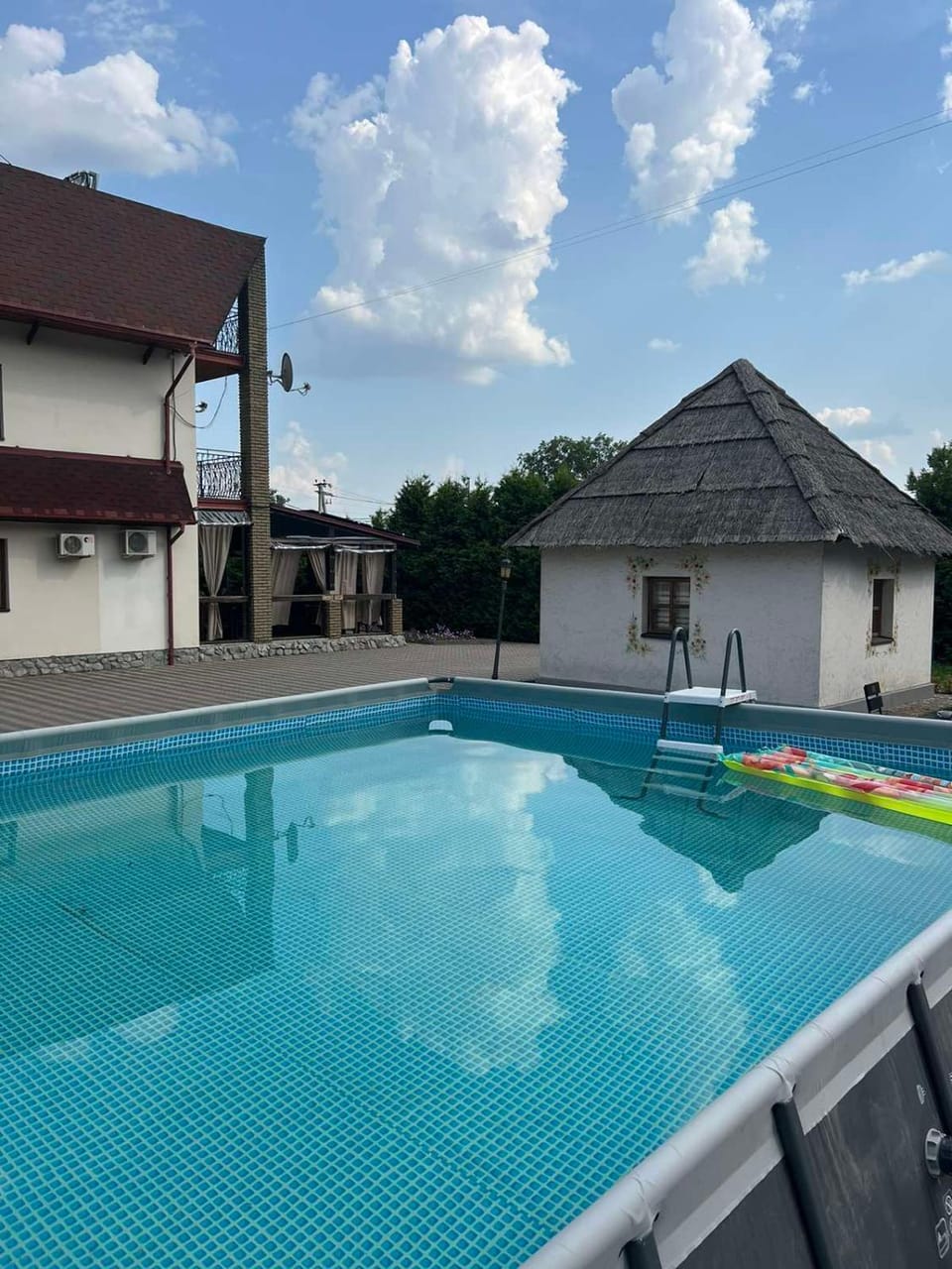 Swimming pool