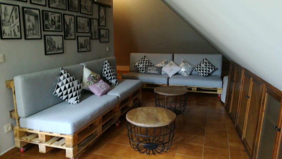 Communal lounge/ TV room