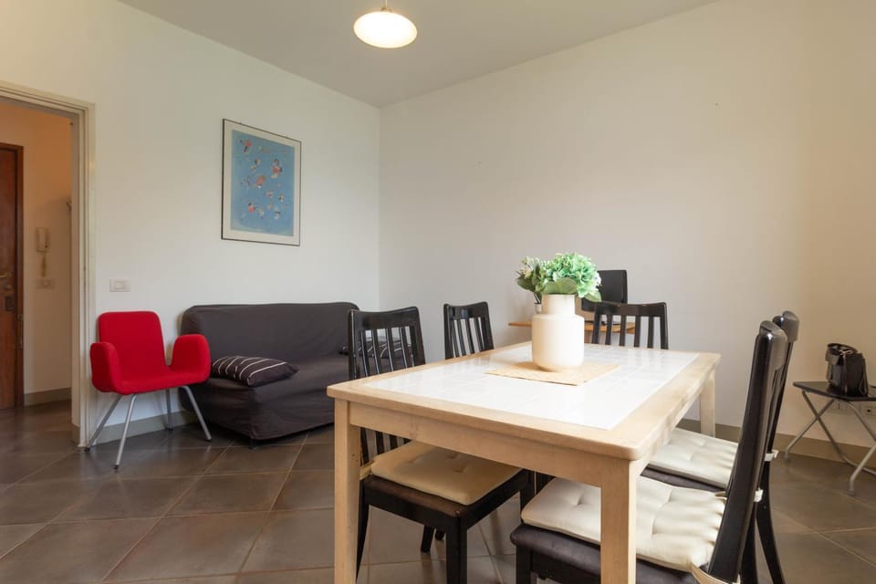 Living room, Dining area, Lake view