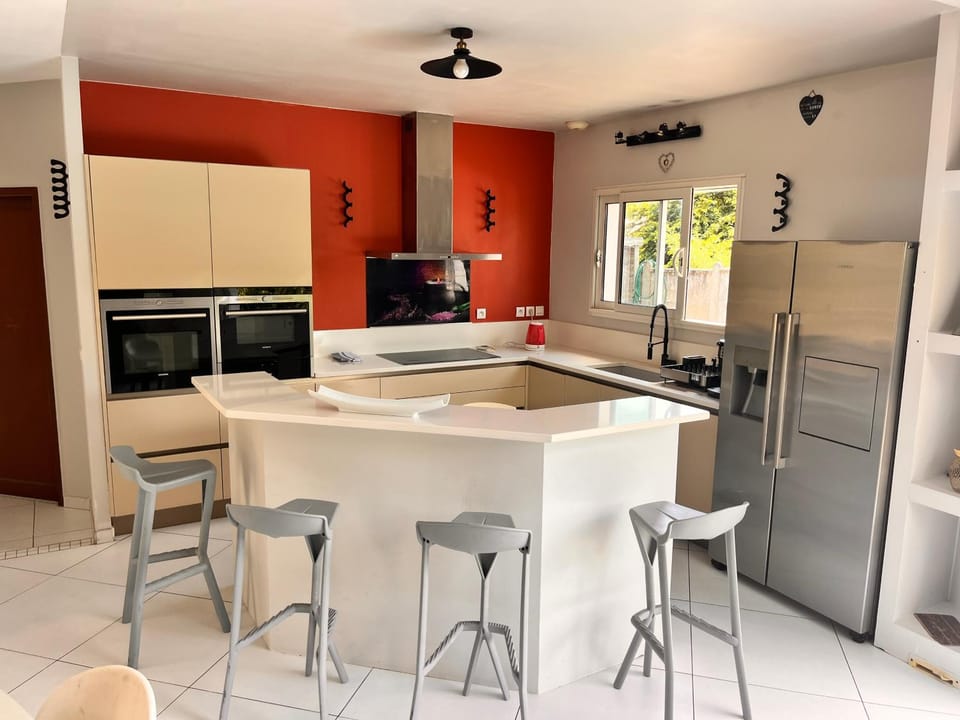 villa patio proche centre ville House in Andernos-les-Bains