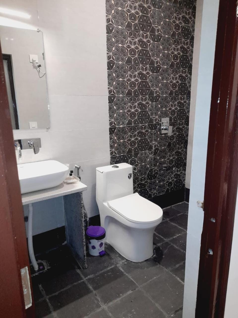 Shower, Toilet, Bathroom