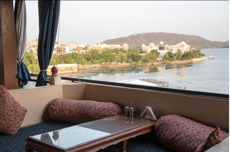 Restaurant/places to eat, View (from property/room), Lake view