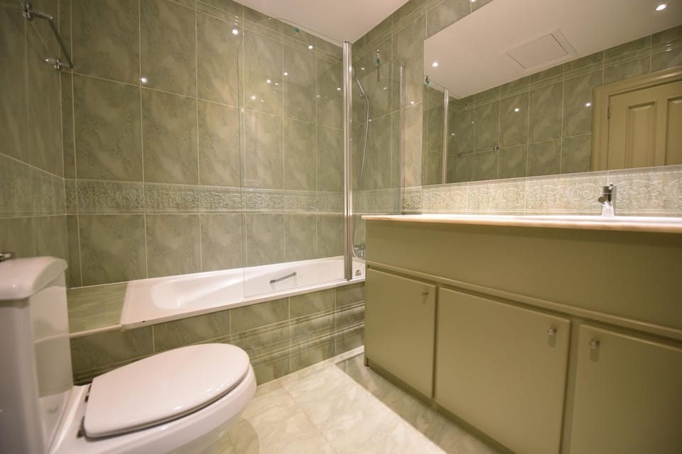 Toilet, Bathroom