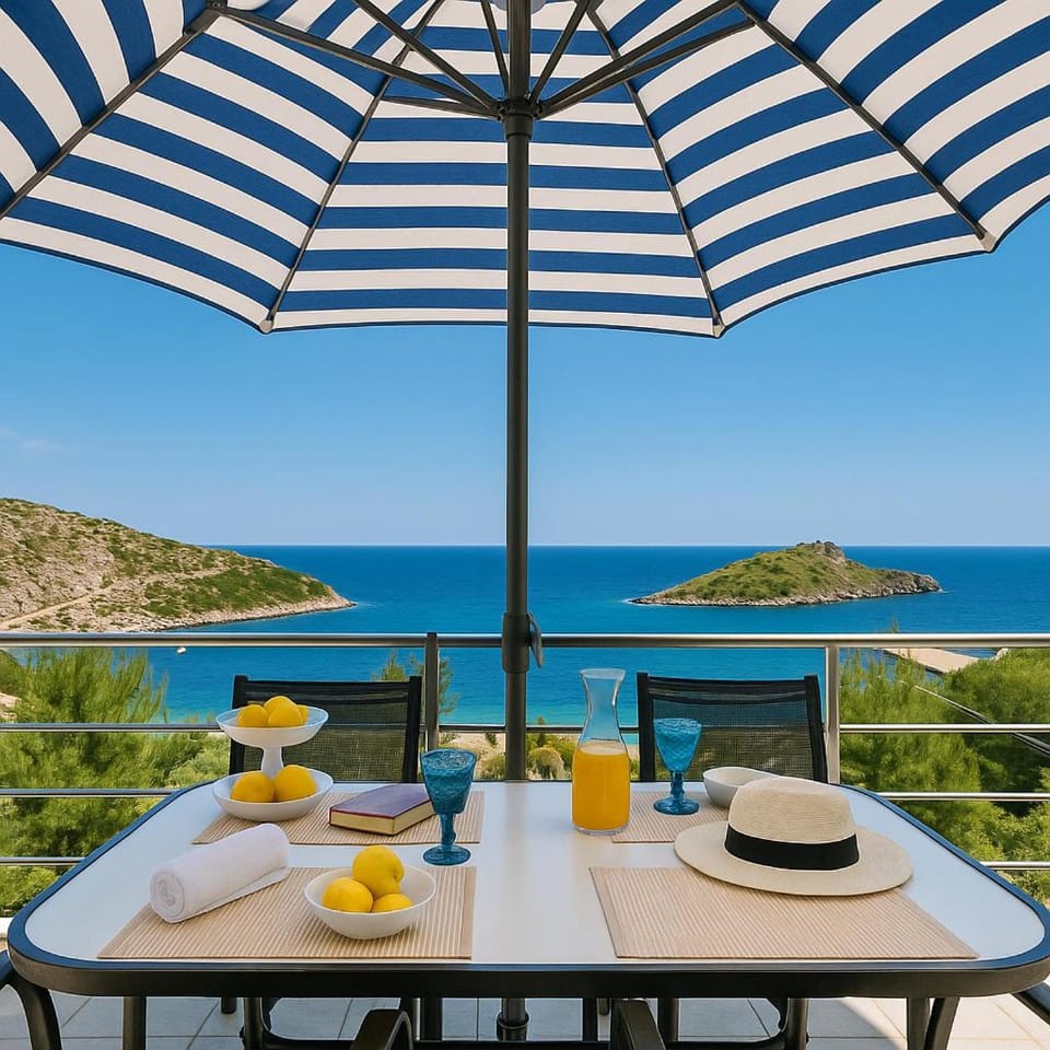 Patio, Day, Natural landscape, Balcony/Terrace, Food and drinks, Dining area, Mountain view, Sea view