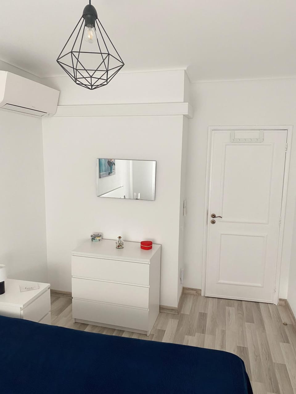 Bed, Photo of the whole room, Bedroom, air conditioner