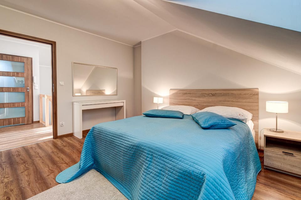Restaurant/places to eat, Bed, Bedroom, Breakfast