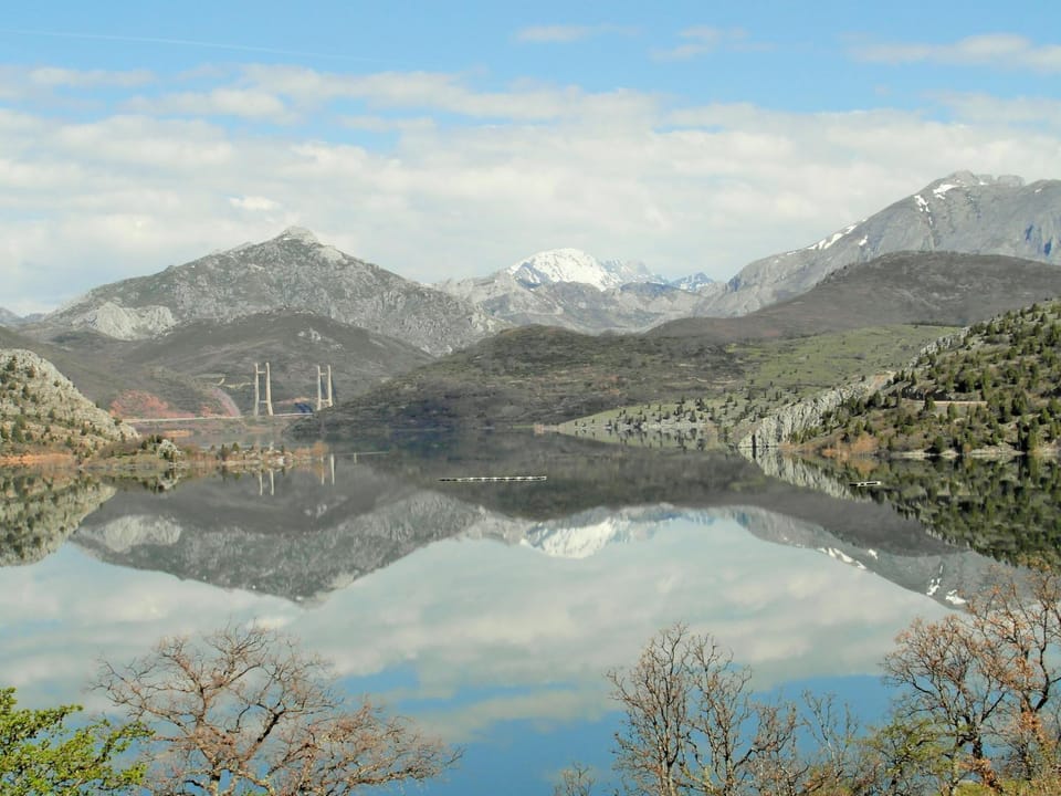 Nearby landmark, Natural landscape