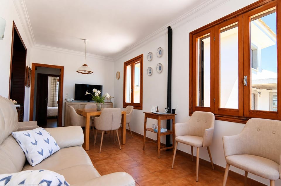 TV and multimedia, Living room, Dining area