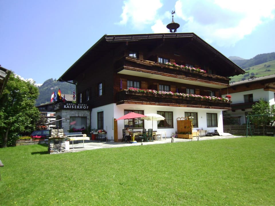 Property building, Day, Garden