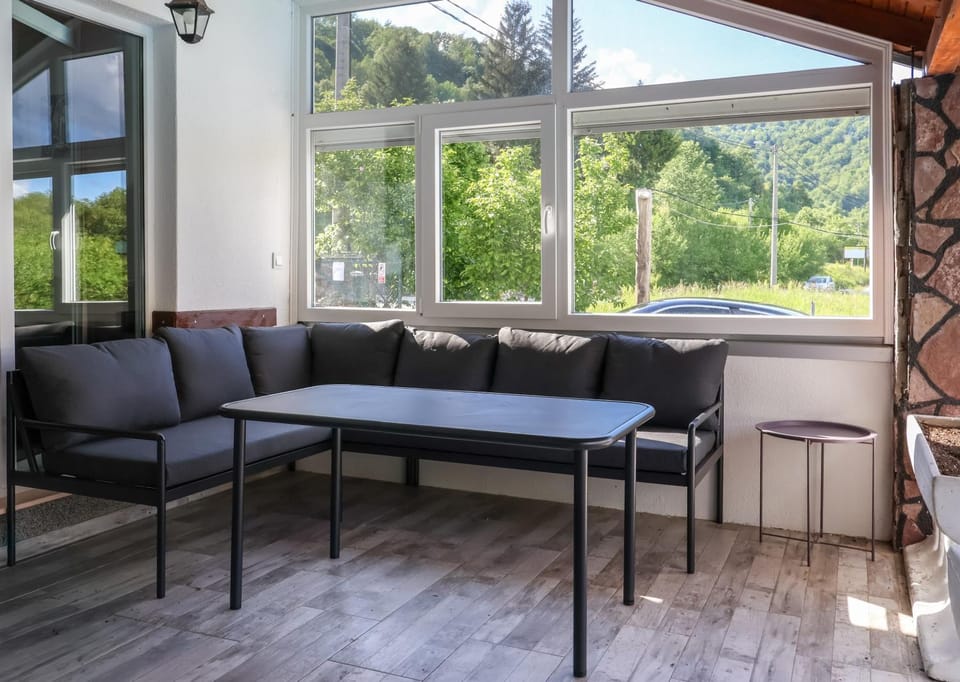Day, View (from property/room), Balcony/Terrace, Living room, Seating area
