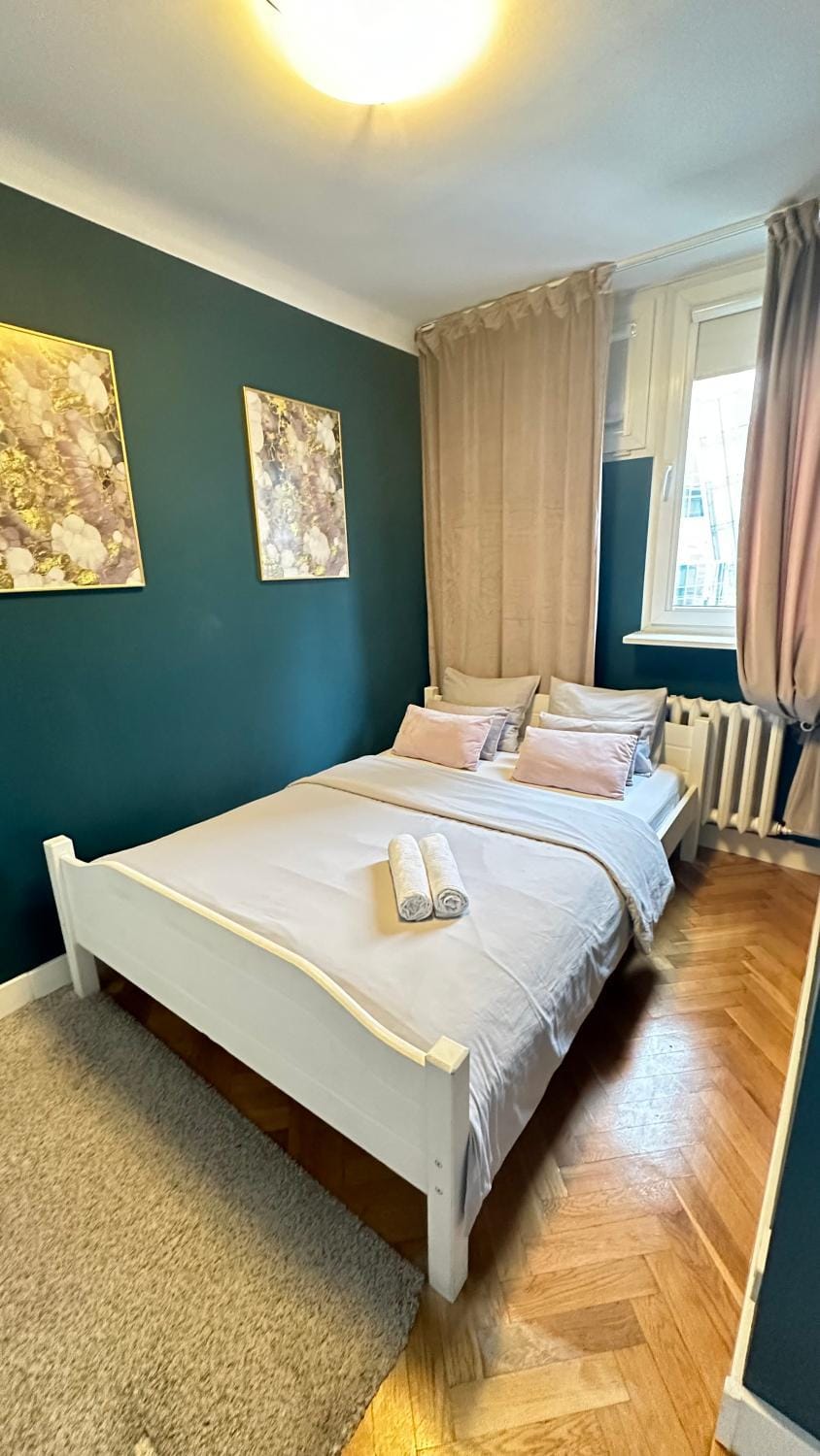 Beloved Warsaw Apartments- Aleja Jana Pawła II Apartment in Warsaw