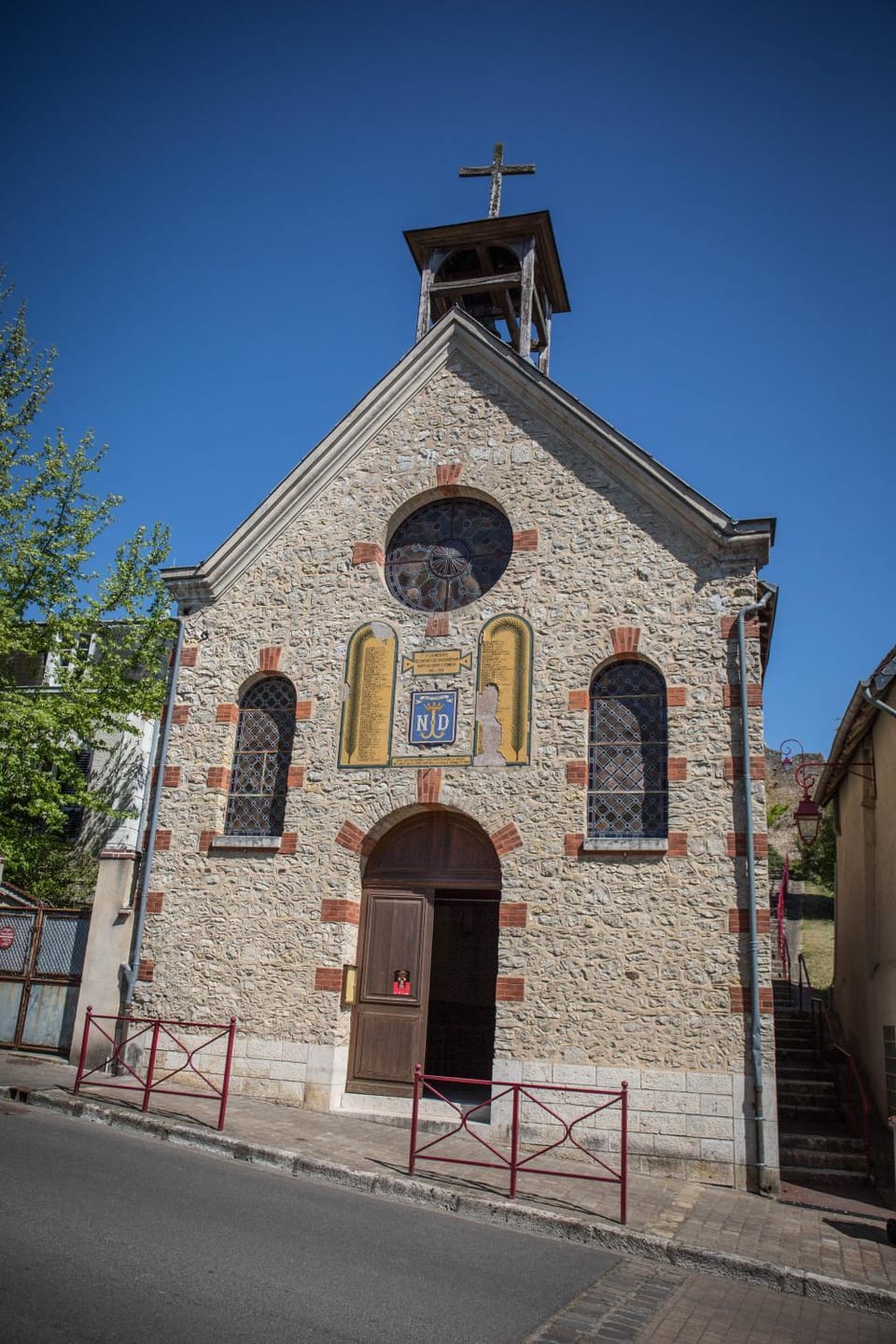 Nearby landmark, Neighbourhood, Place of worship