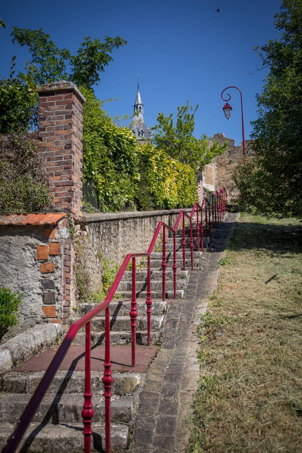 Nearby landmark, Neighbourhood