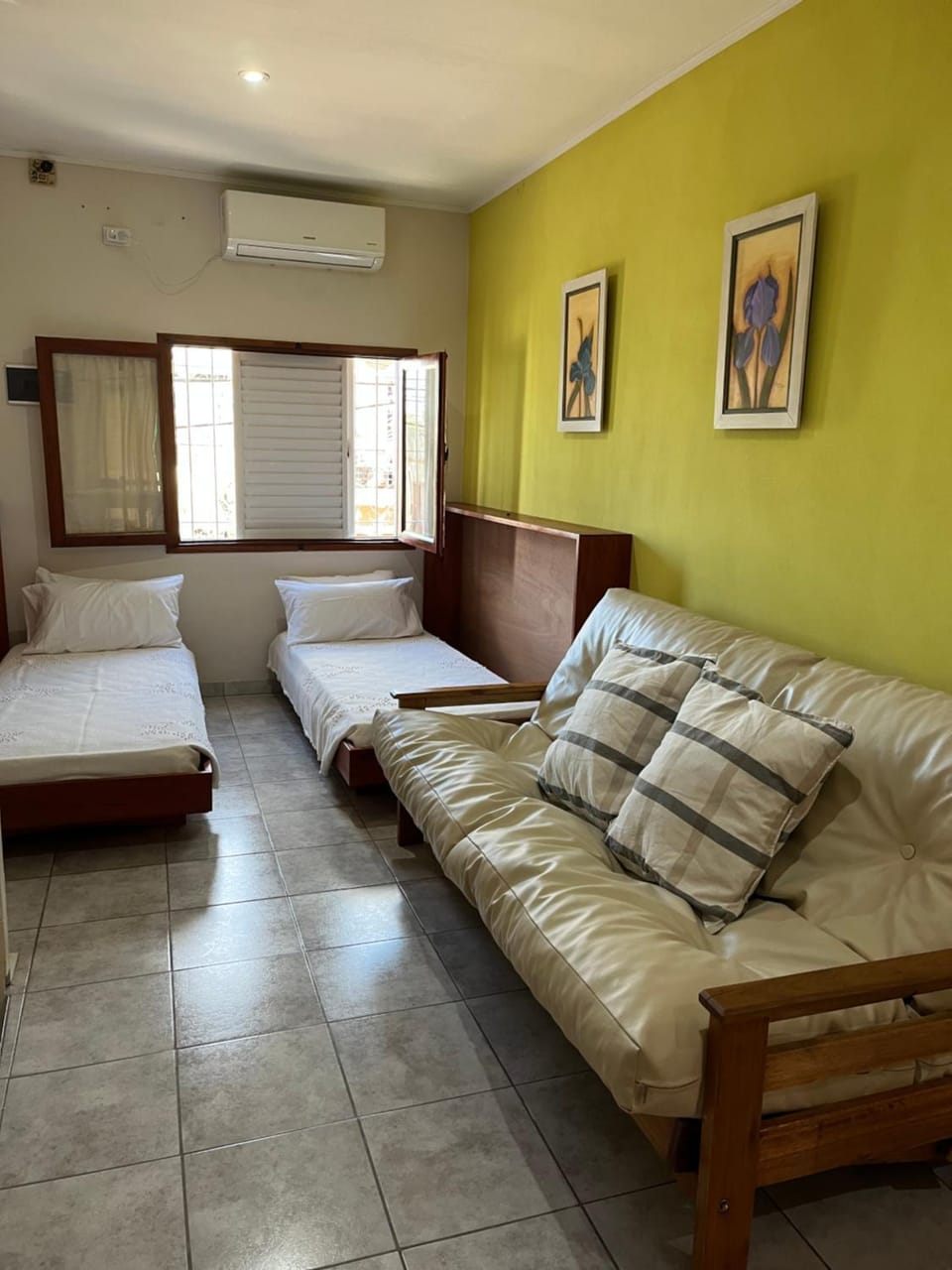 Living room, air conditioner
