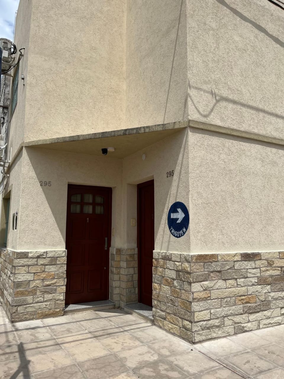 Facade/entrance