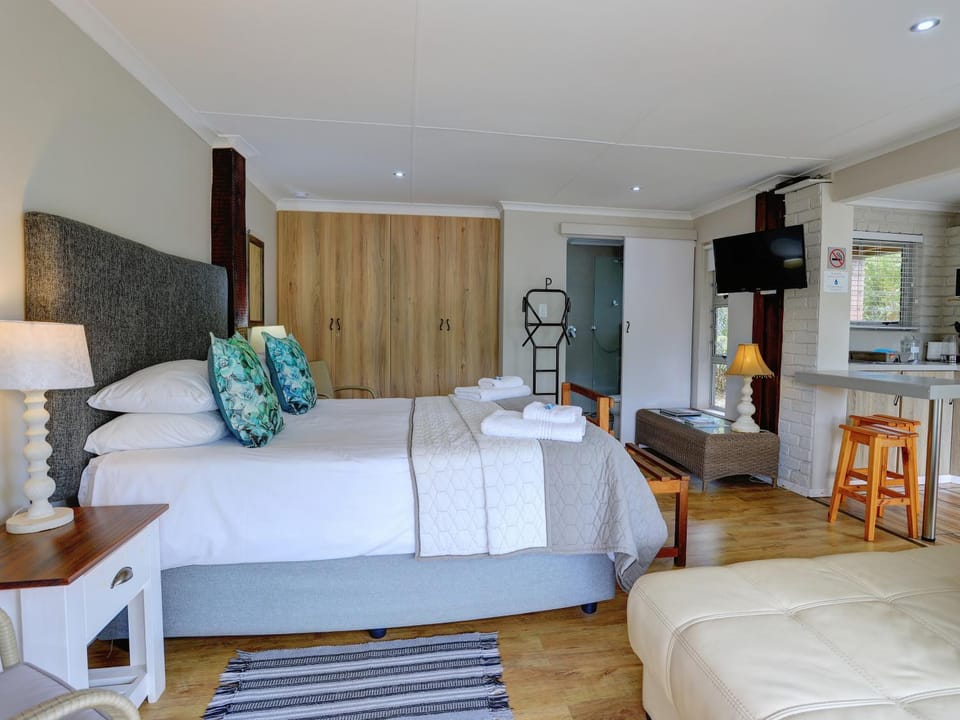 TV and multimedia, Kitchen or kitchenette, Photo of the whole room, Seating area, towels