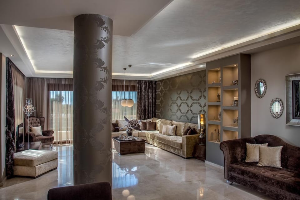 TV and multimedia, Living room, Seating area, Dining area