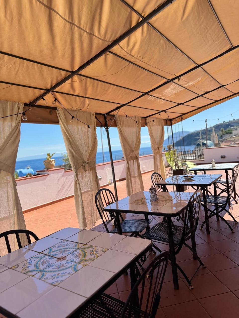 EnzoilNegro home Bed and Breakfast in Lipari