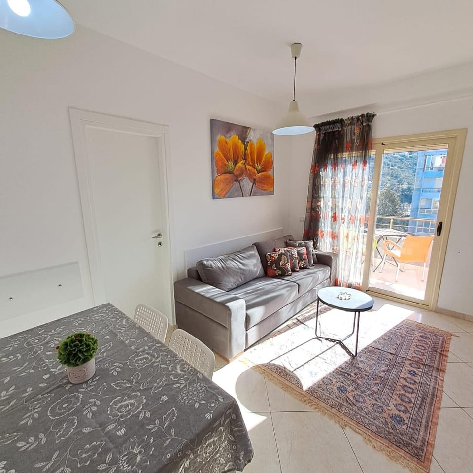 Flowers & Green 2 Bedrooms Apartment & Private garage Apartment in Vlorë