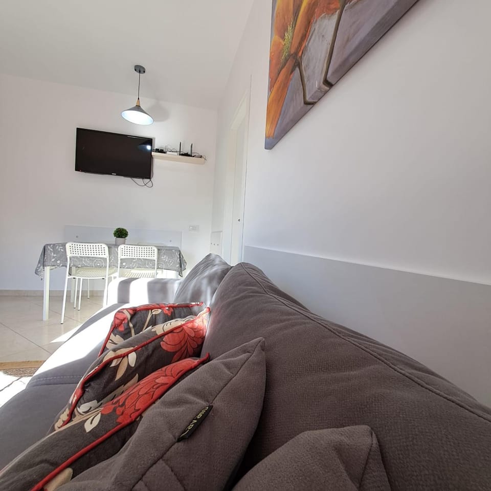 Flowers & Green 2 Bedrooms Apartment & Private garage Apartment in Vlorë