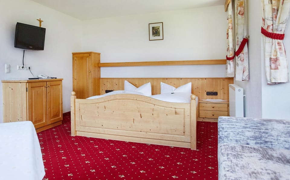 Bed, Photo of the whole room, Decorative detail