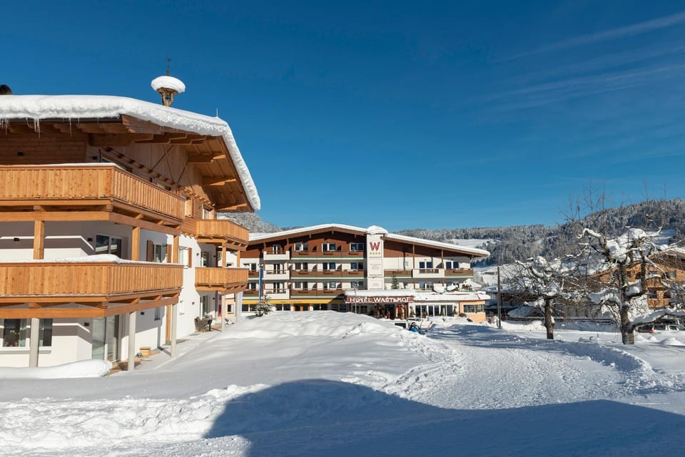 Property building, Winter, Ski School, Skiing, Skiing