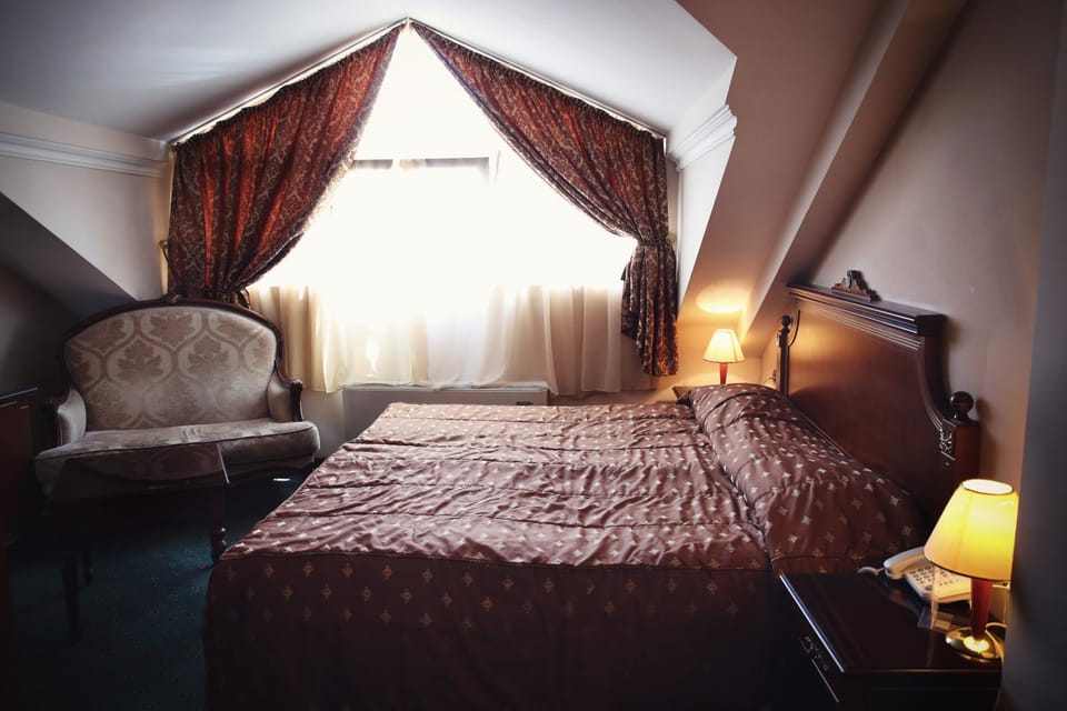 Other, Photo of the whole room, Bedroom