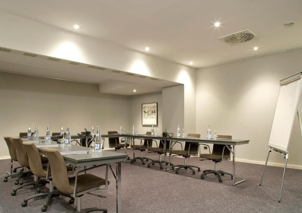 Meeting/conference room